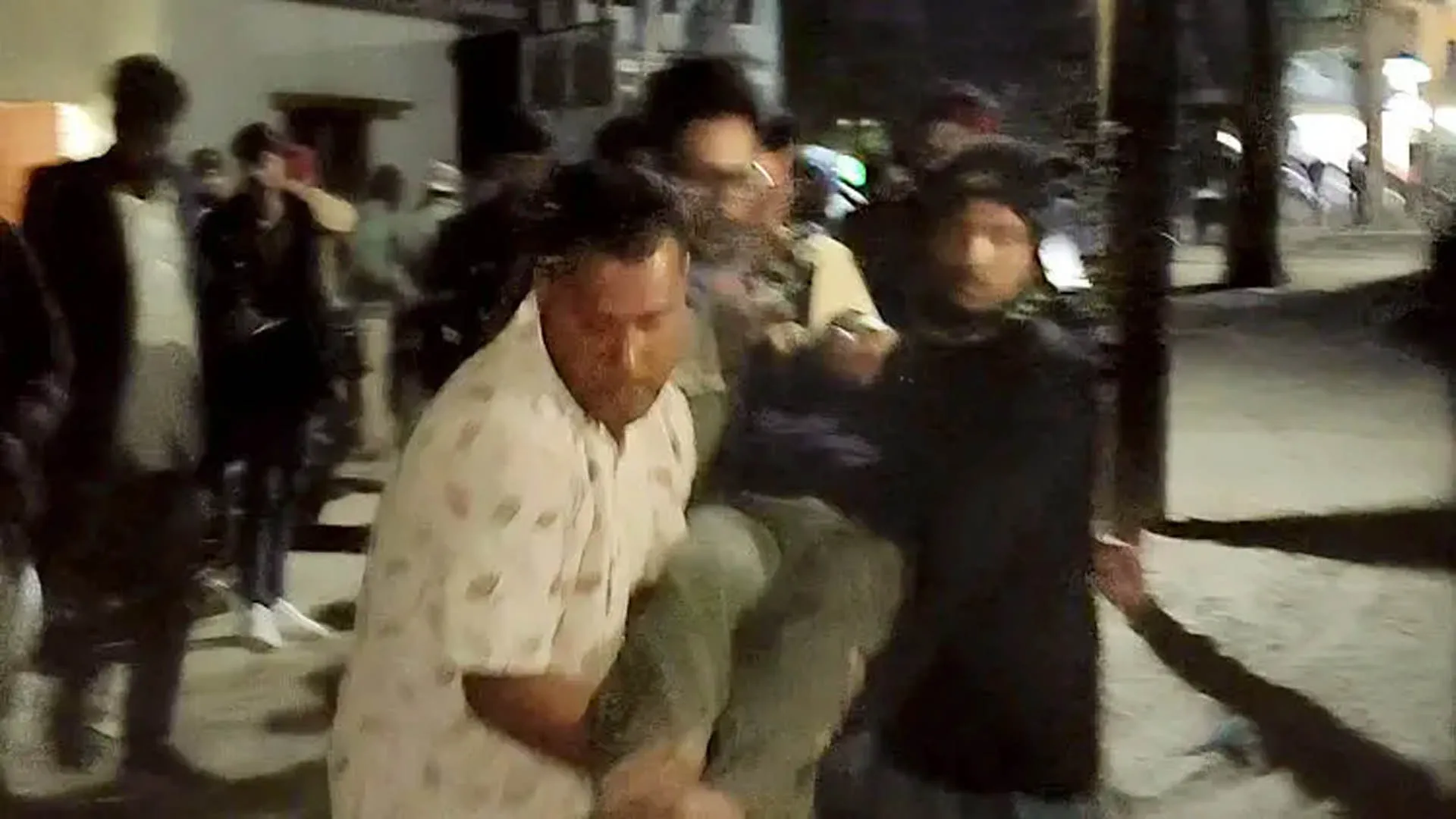 বরগুনায় চা দোকানের আলাপ থেকে বিএনপি-জামায়াতের সংঘর্ষ